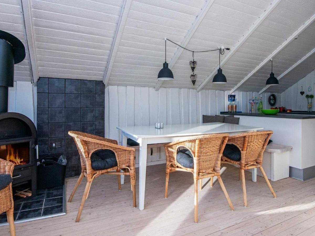 8 Person Holiday Home In Hejls 外观 照片