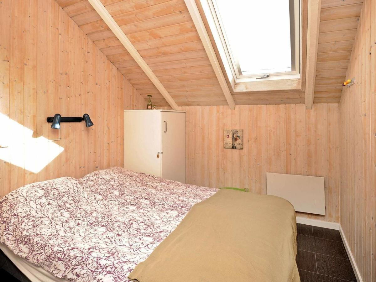 8 Person Holiday Home In Hejls 客房 照片