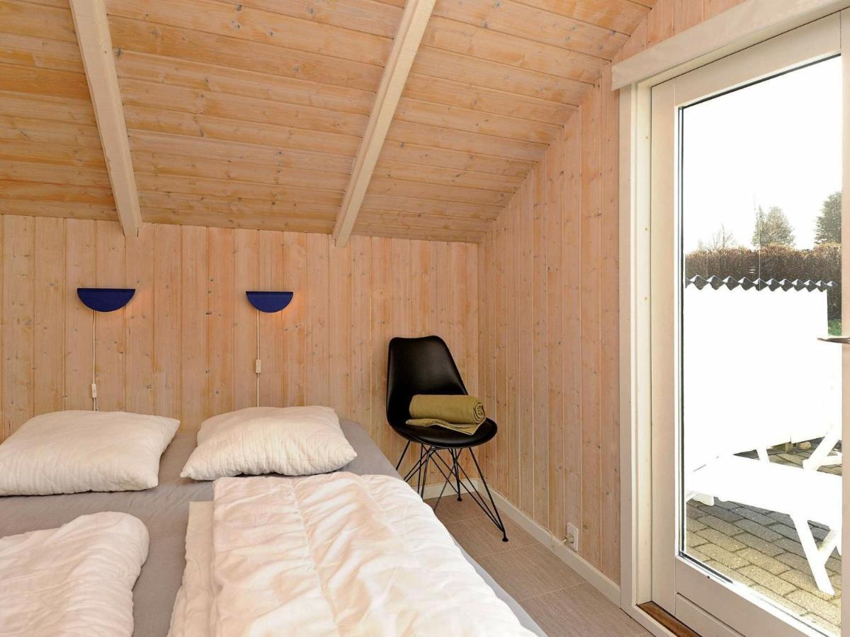 8 Person Holiday Home In Hejls 外观 照片