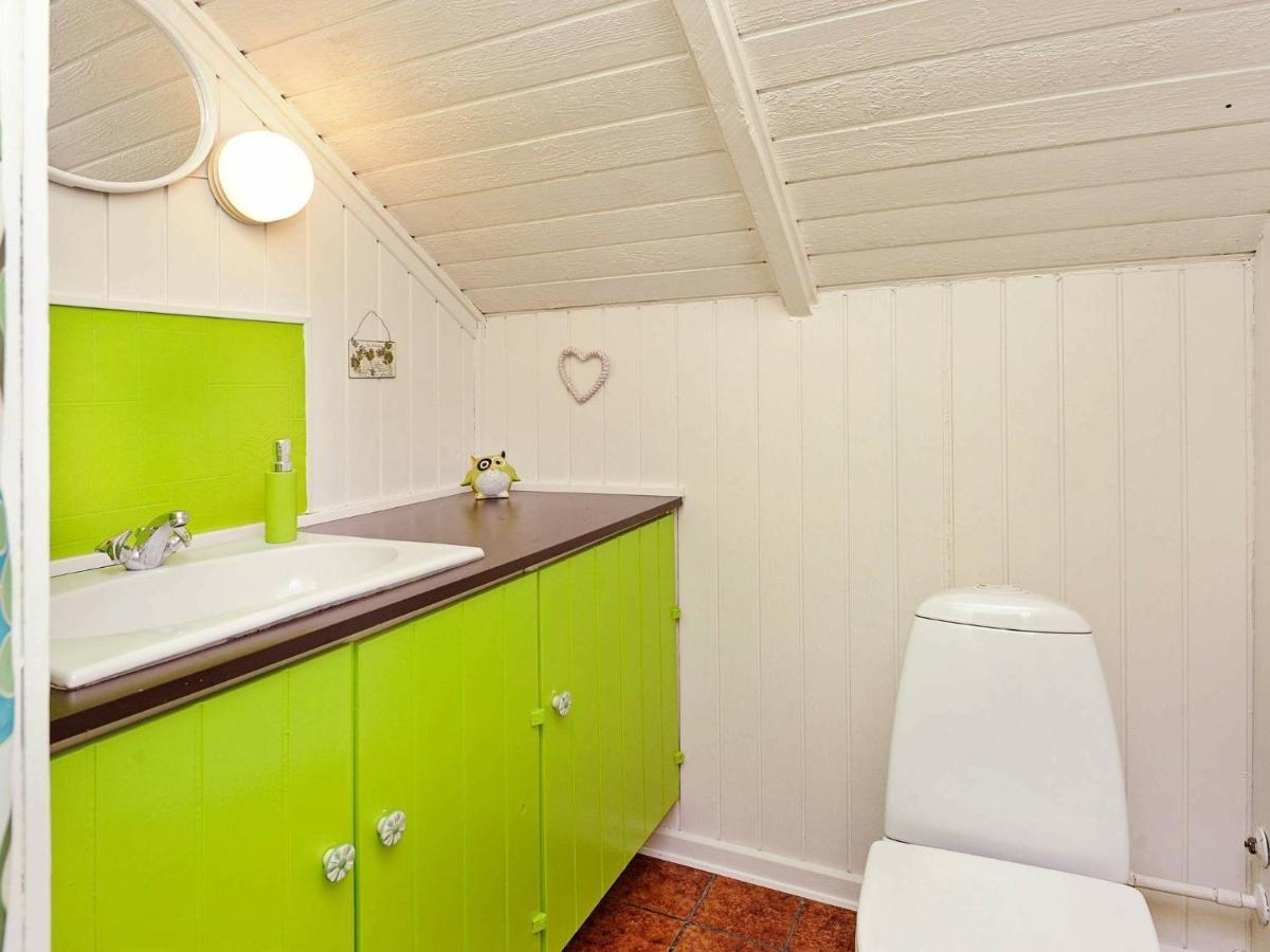 8 Person Holiday Home In Hejls 外观 照片