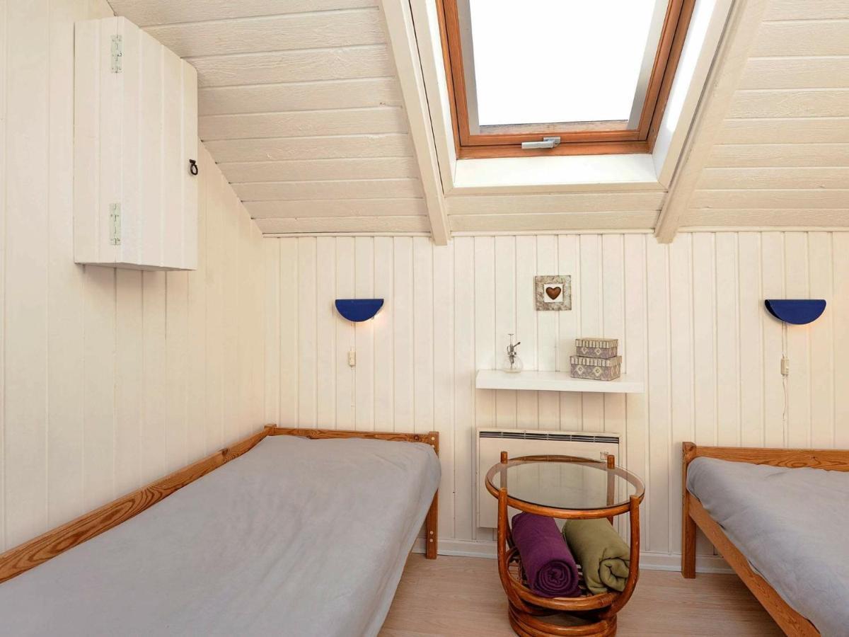 8 Person Holiday Home In Hejls 外观 照片