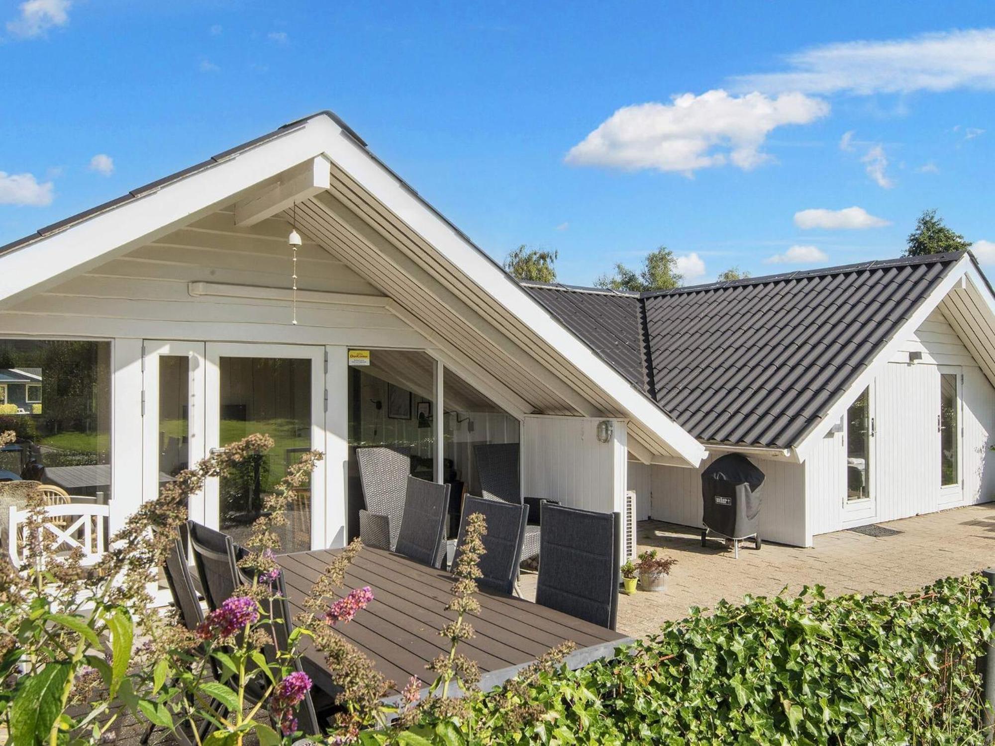 8 Person Holiday Home In Hejls 外观 照片