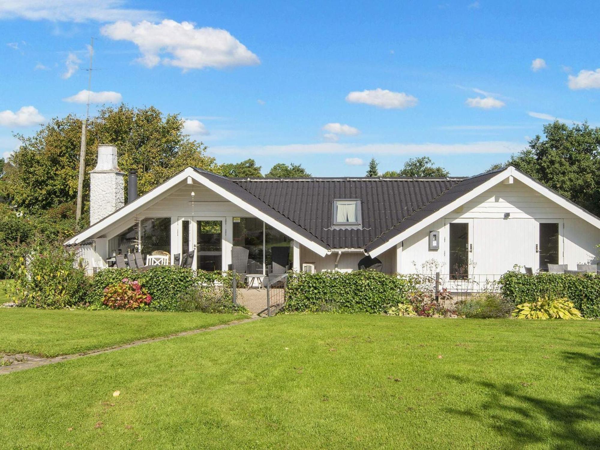 8 Person Holiday Home In Hejls 外观 照片