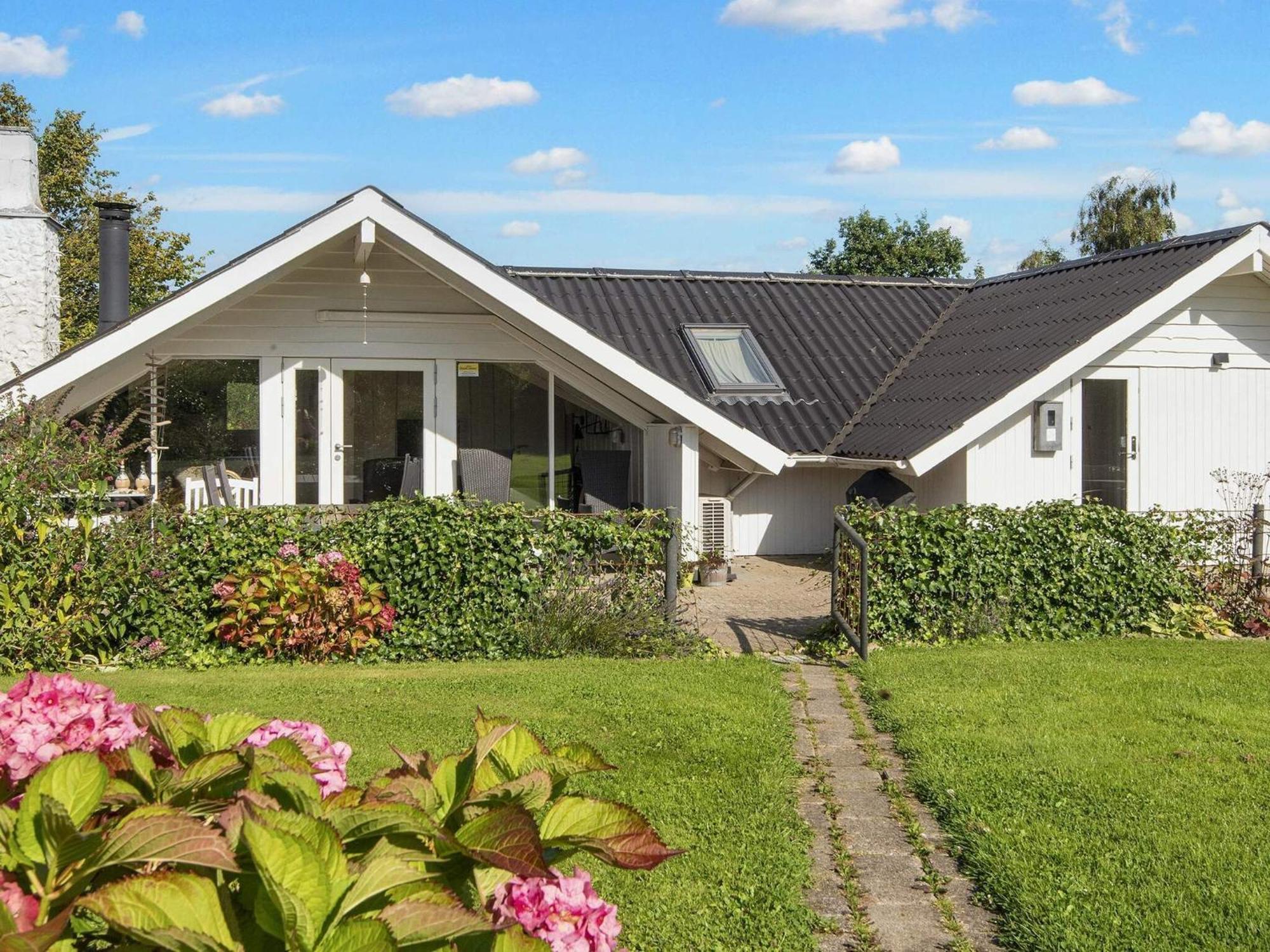 8 Person Holiday Home In Hejls 外观 照片