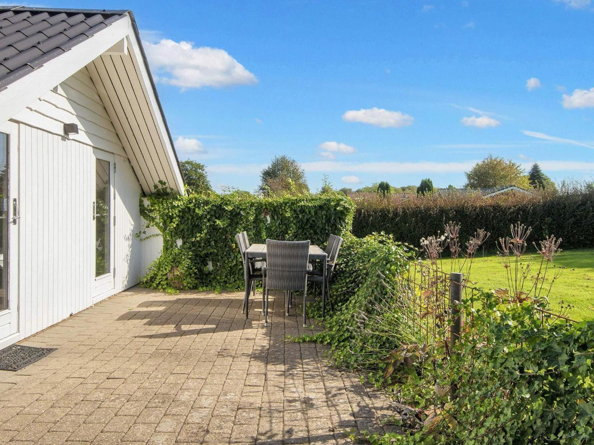 8 Person Holiday Home In Hejls 外观 照片